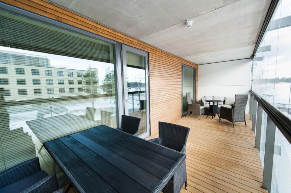 Unihome - Aalto Inn - Kaksio parvekkeella